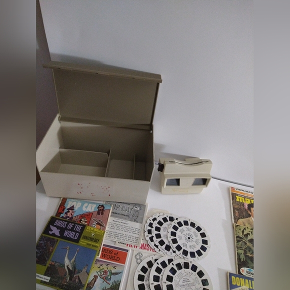 Vintage View Finder w/Stories & Original Box - Picture 5 of 12